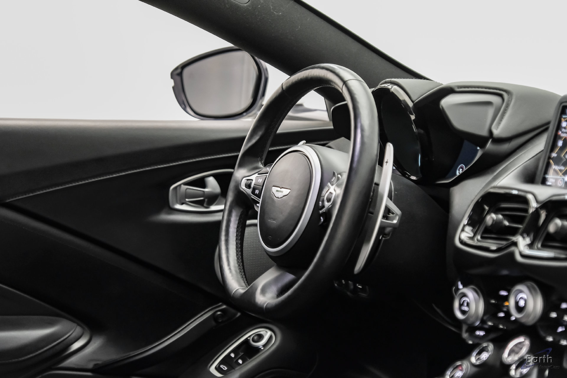 Used 2022 Aston Martin V8 Vantage Coupe RWD image 54