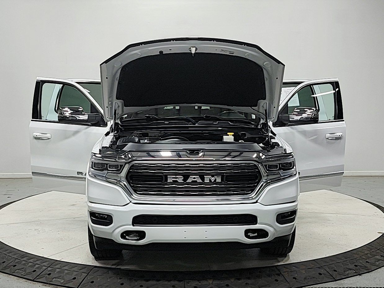 Used 2023 RAM 1500 Limited w/ Body Color Bumper Group AWD/4WD image 18