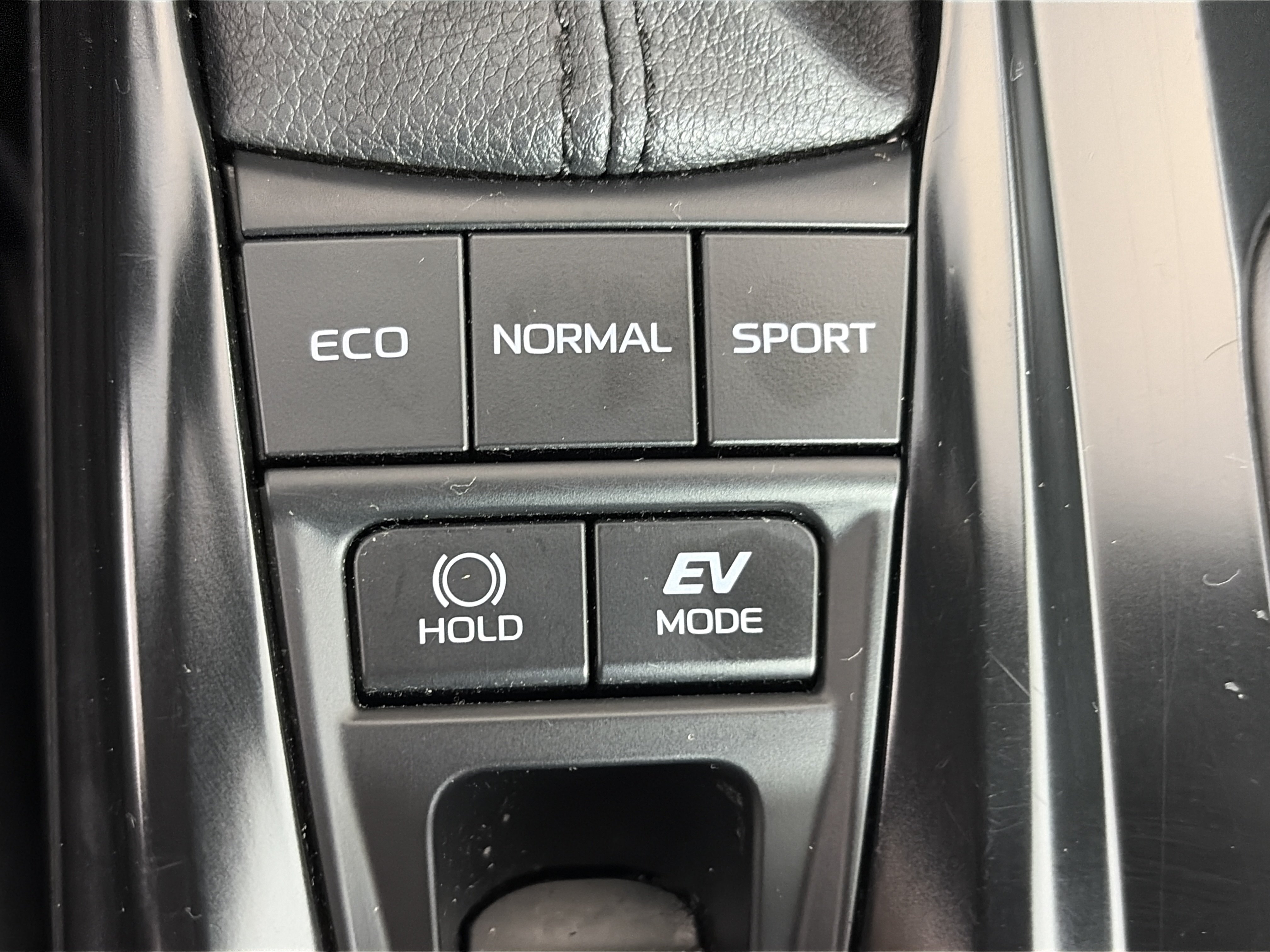 Used 2025 Toyota Camry SE FWD image 24