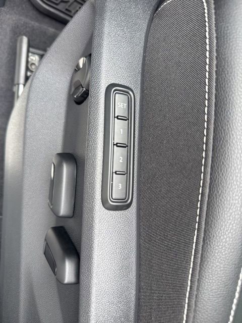 New 2026 Volkswagen Atlas Cross Sport SEL R-Line image 19