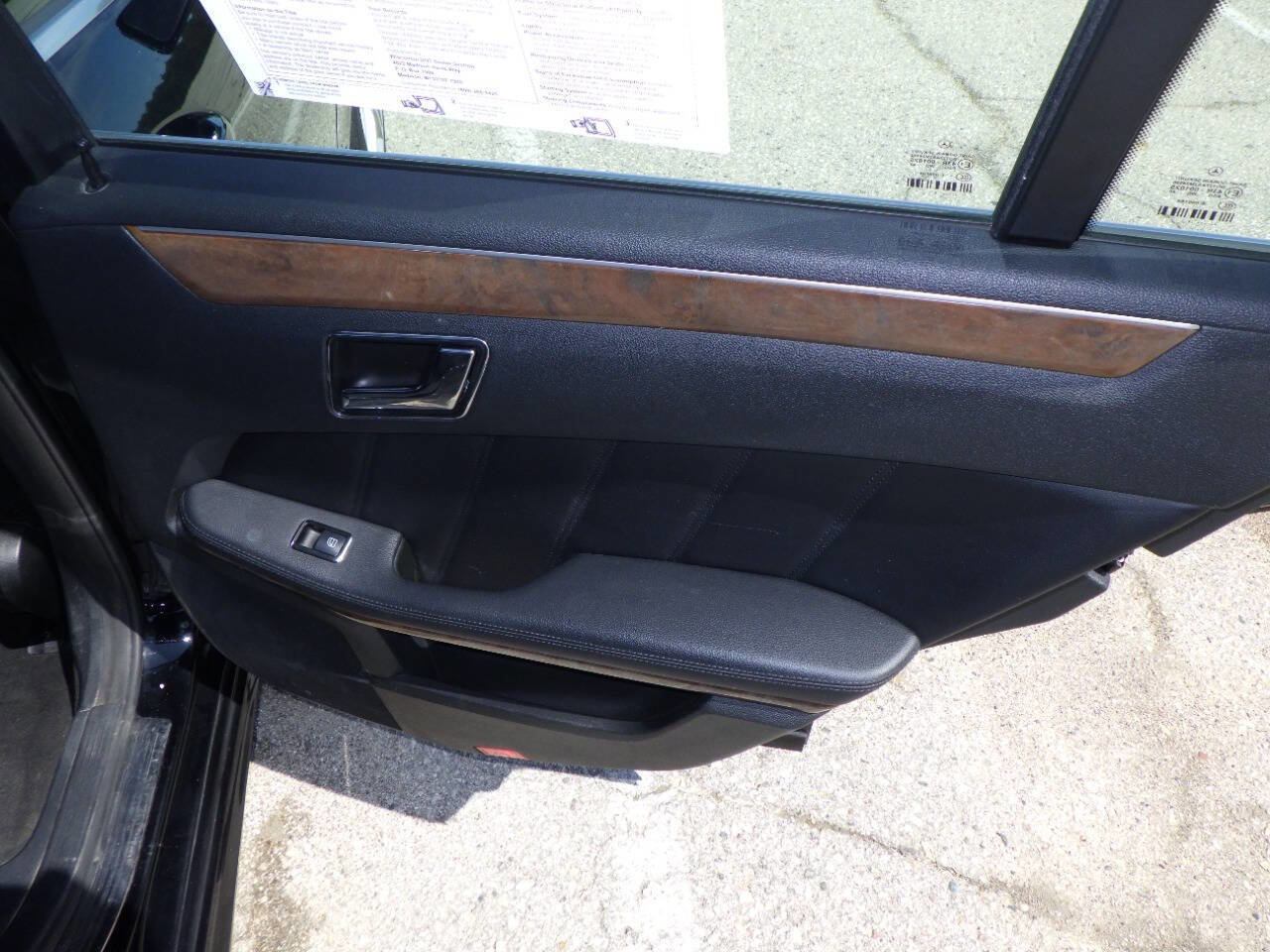 Used 2011 Mercedes-Benz E 350 4MATIC Sedan image 18