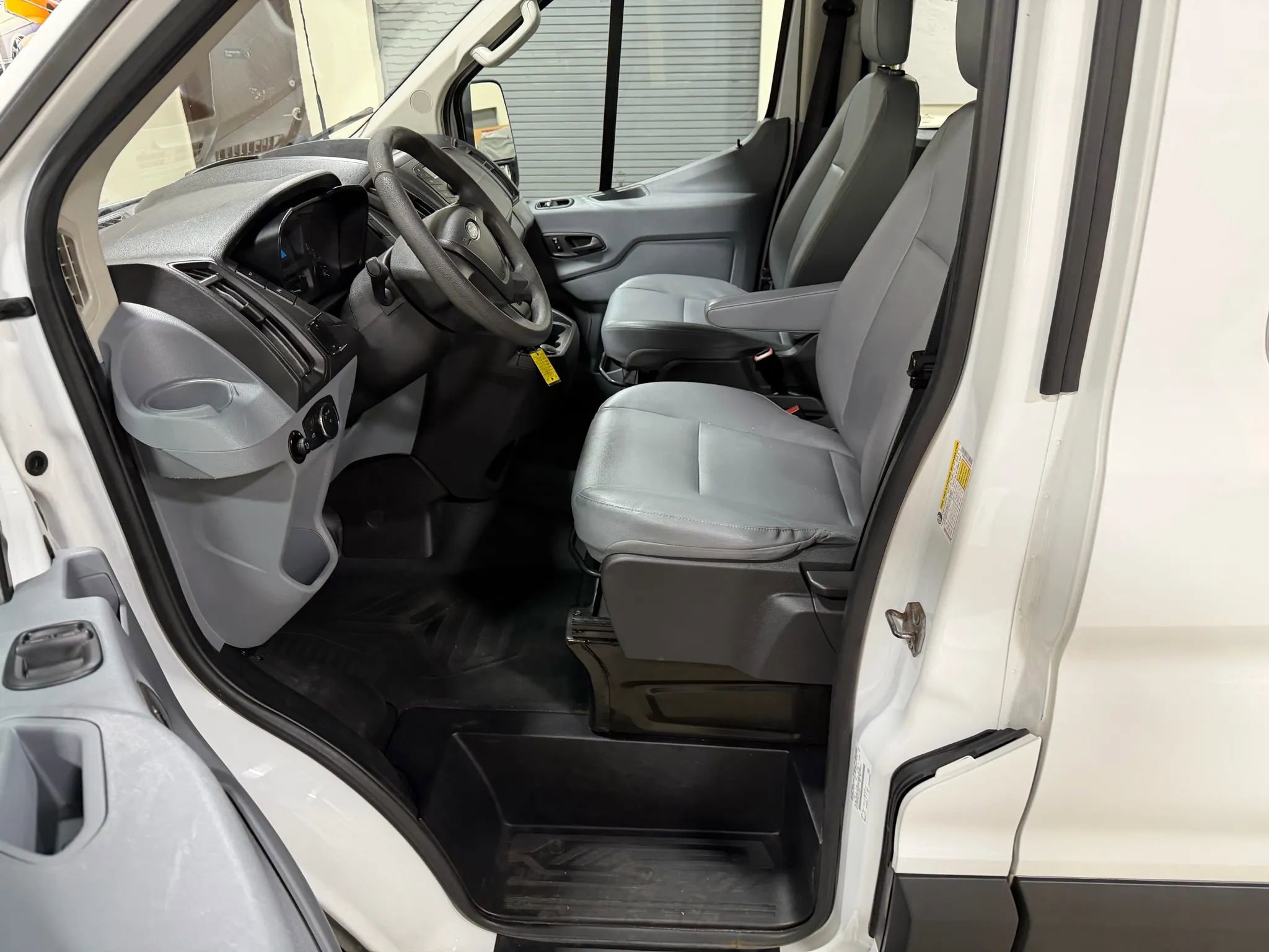 Used 2017 Ford Transit 150 XL image 35