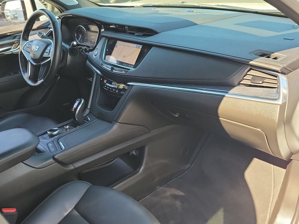Certified 2024 Cadillac XT5 Premium Luxury FWD image 29
