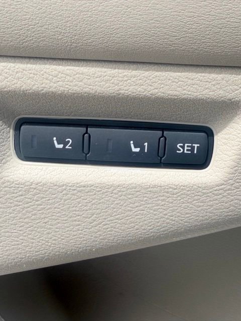 Used 2015 Nissan Murano SL w/ SL Technology Package FWD image 24