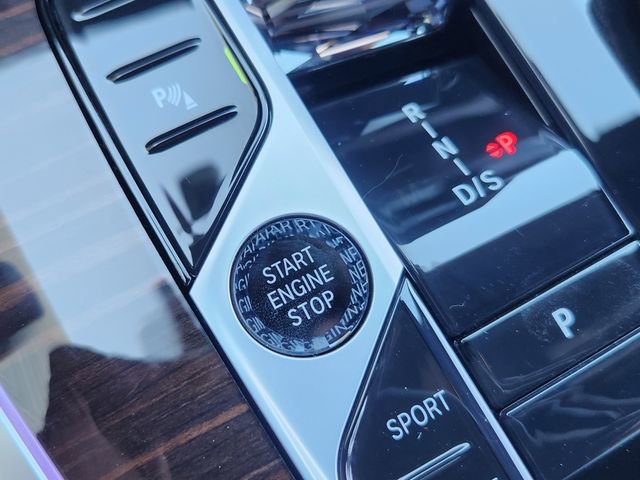 Used 2026 BMW X7 M60i w/ Executive Package image 20