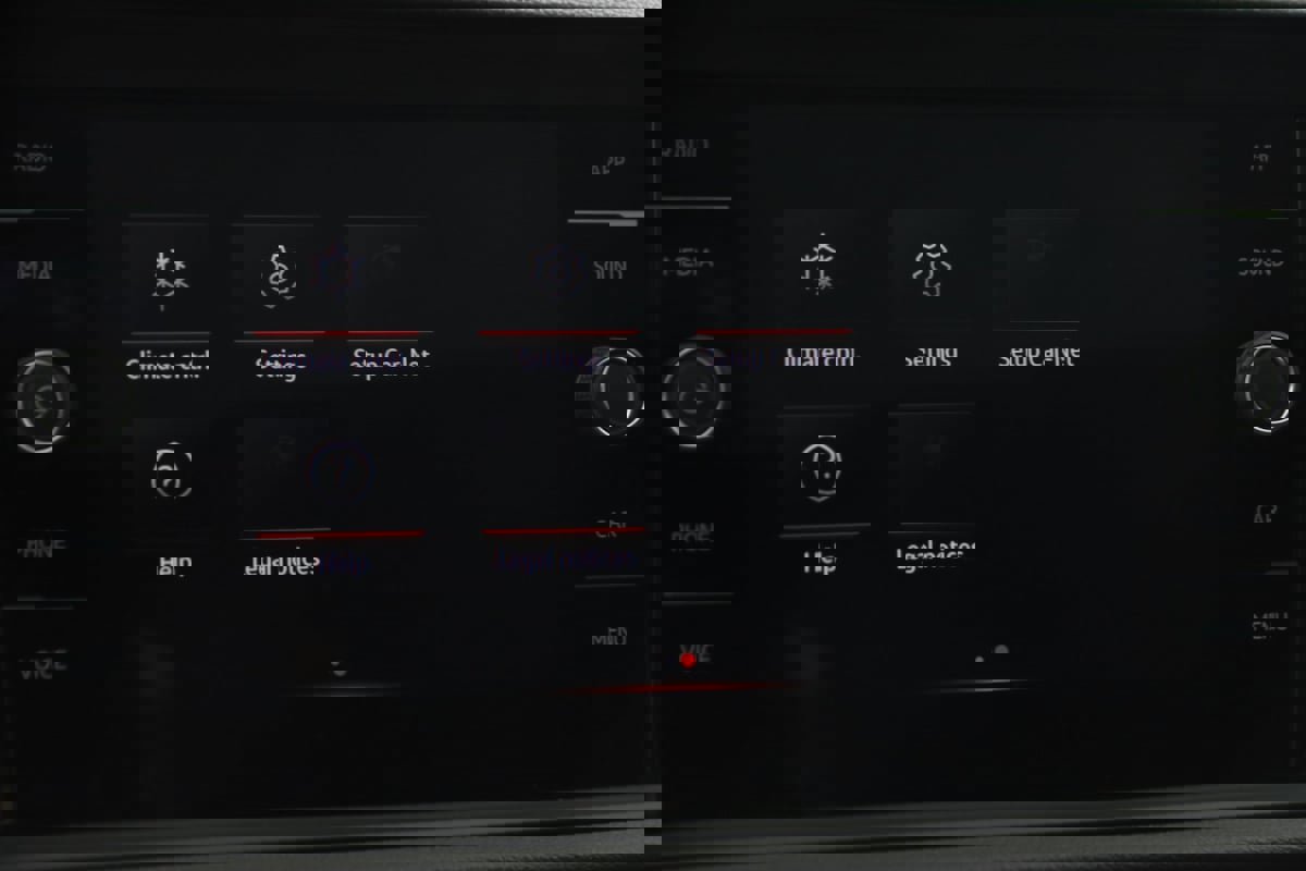 Used 2024 Volkswagen Jetta GLI Autobahn image 33