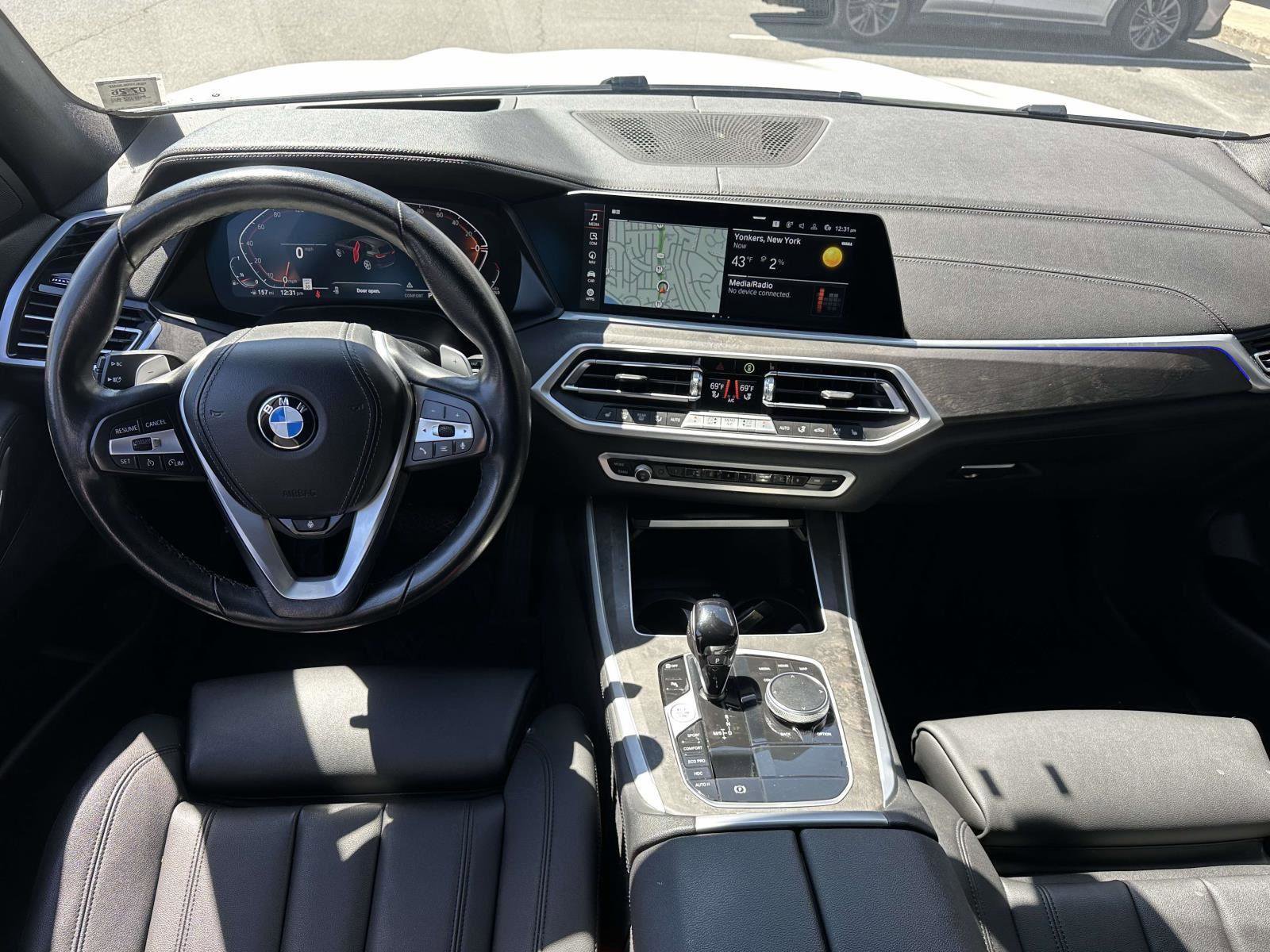 Used 2022 BMW X5 xDrive40i w/ Premium Package AWD/4WD image 17