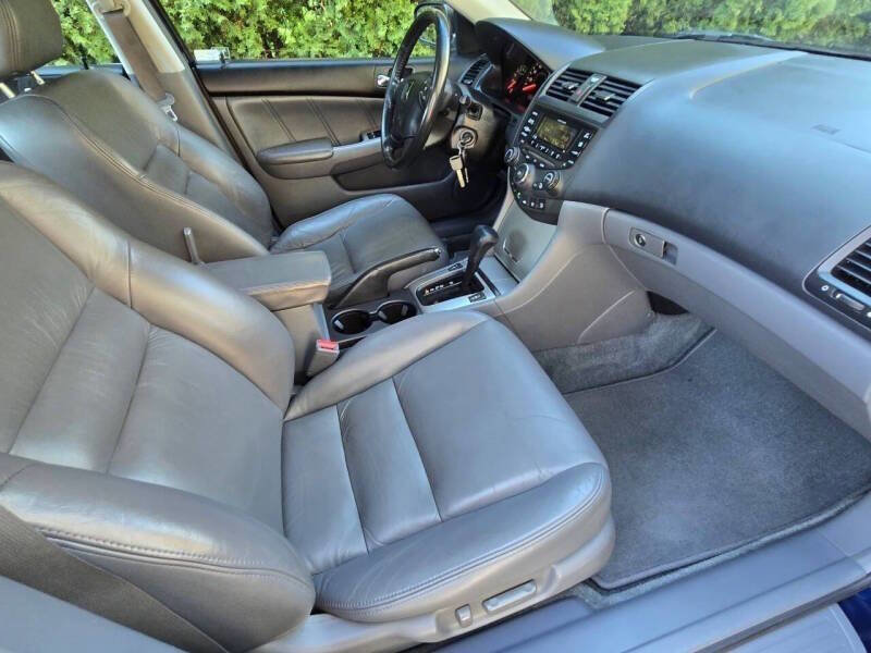 Used 2004 Honda Accord EX image 12