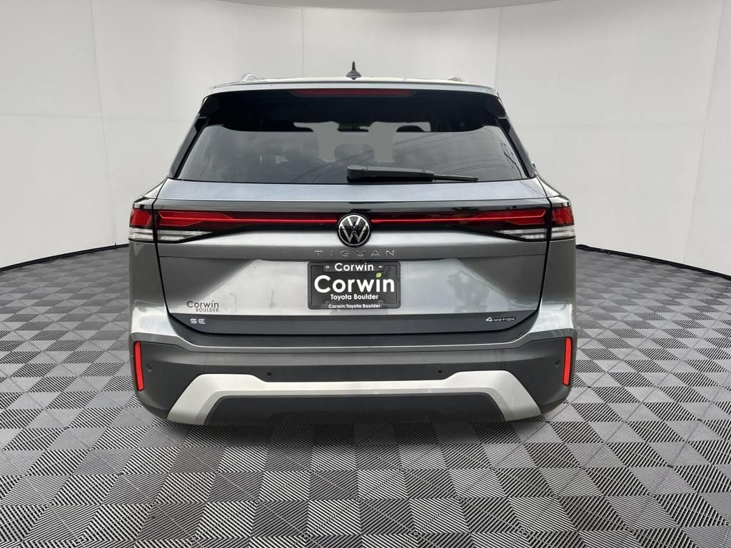 Used 2026 Volkswagen Tiguan SE AWD/4WD image 6