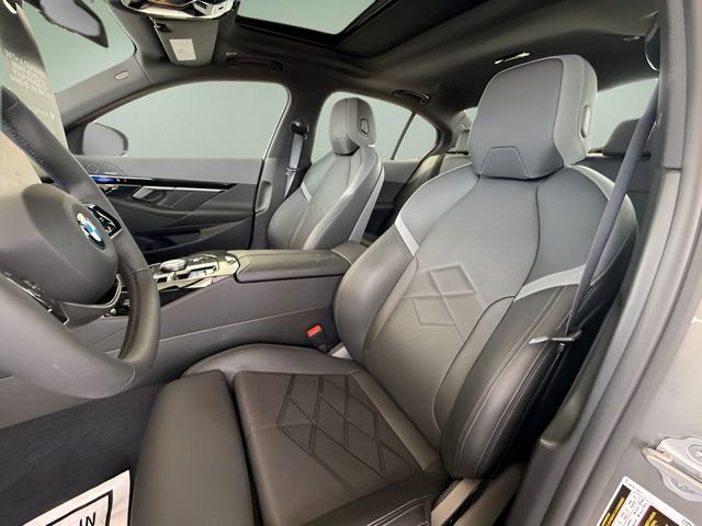 Used 2025 BMW 530i w/ Premium Package image 21