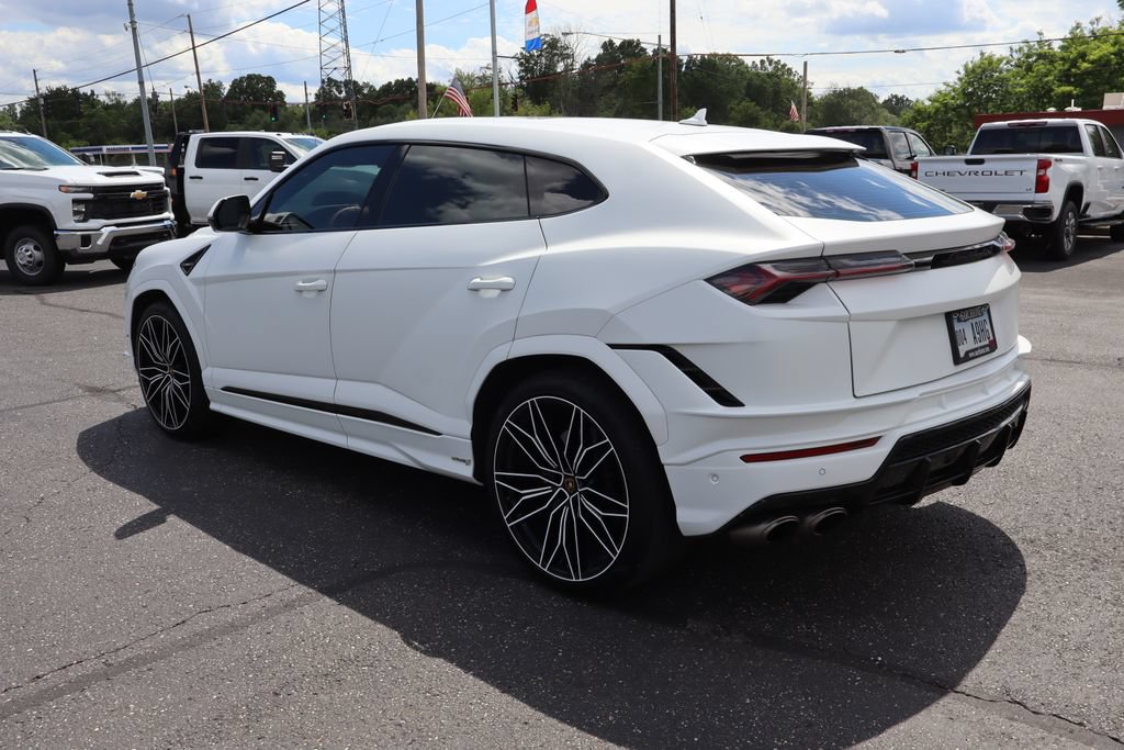 Used 2024 Lamborghini Urus S AWD/4WD image 3