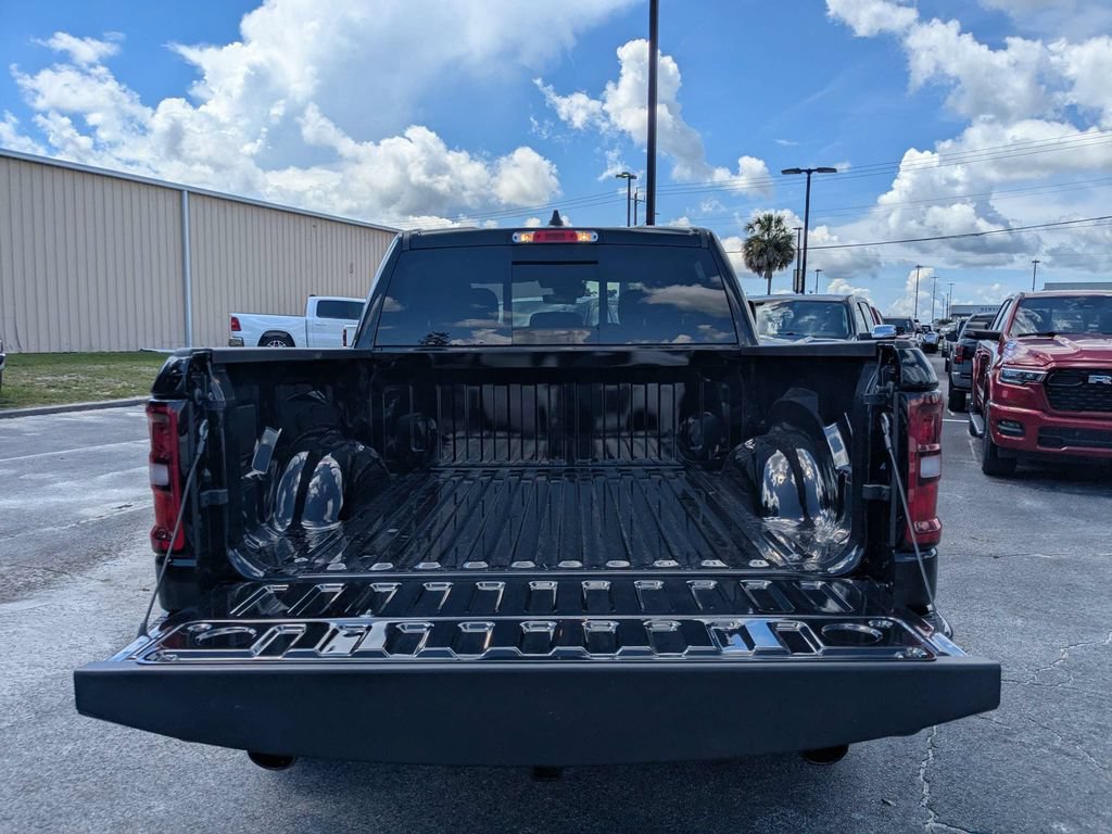 New 2026 RAM 1500 Express AWD/4WD image 12