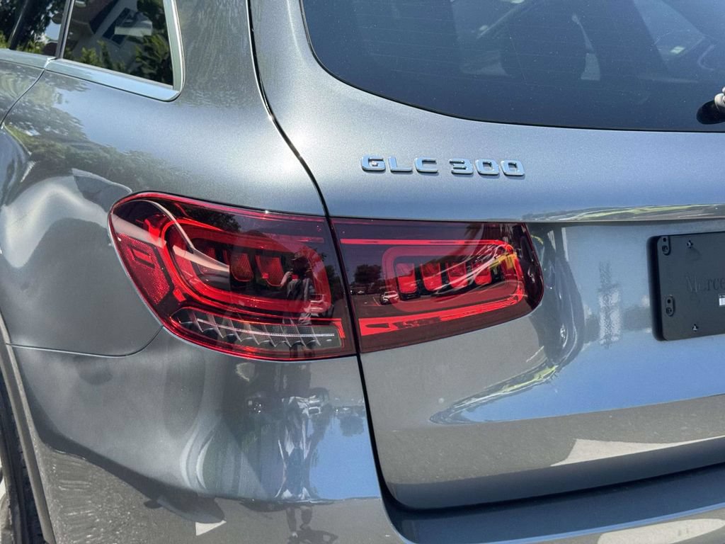 Used 2022 Mercedes-Benz GLC 300 4MATIC image 10