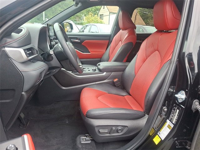 Used 2022 Toyota Highlander XSE image 15