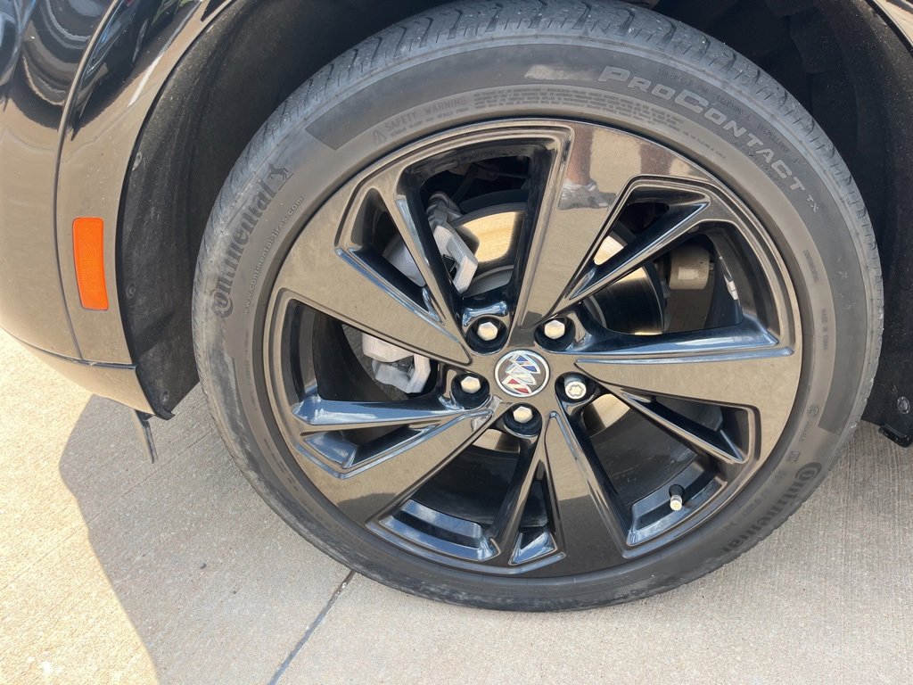 Used 2022 Buick Envision Essence w/ Technology Package I image 21