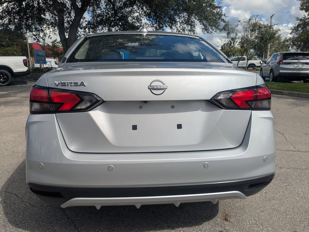 Used 2025 Nissan Versa SV FWD image 5