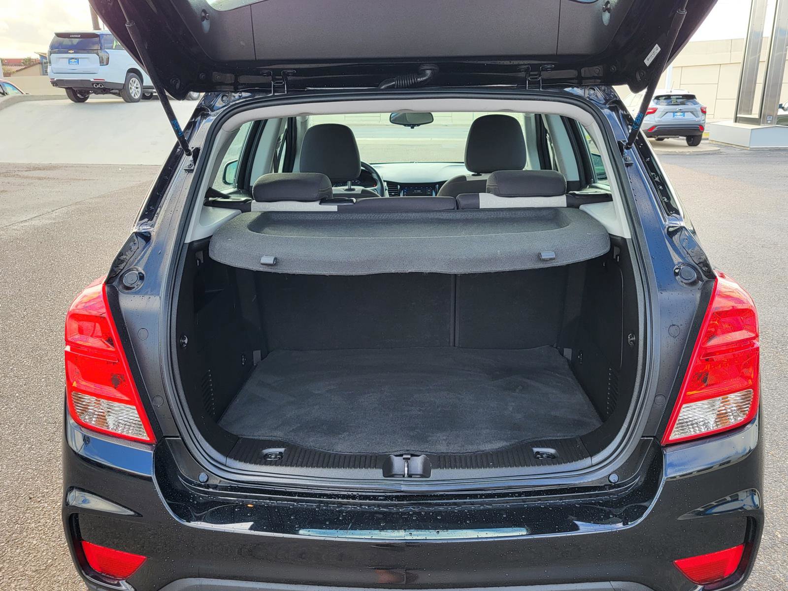 Used 2018 Chevrolet Trax LS w/ LPO, Cargo Package FWD image 12