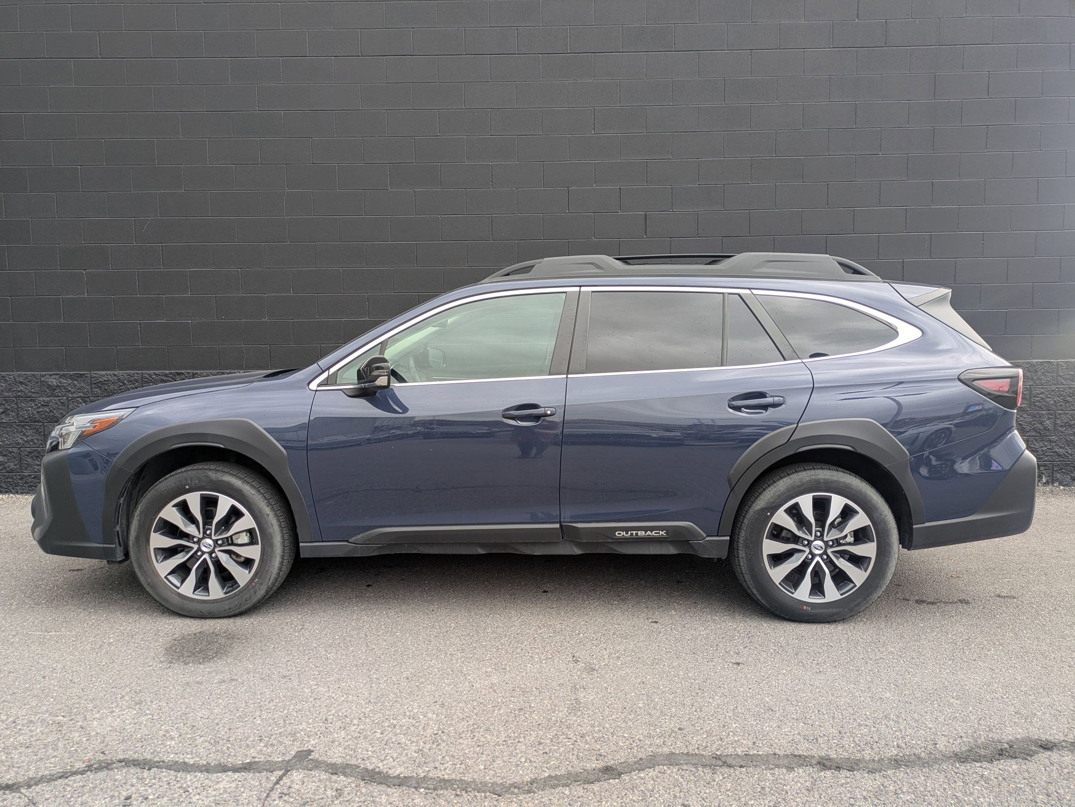 Used 2024 Subaru Outback Limited image 8