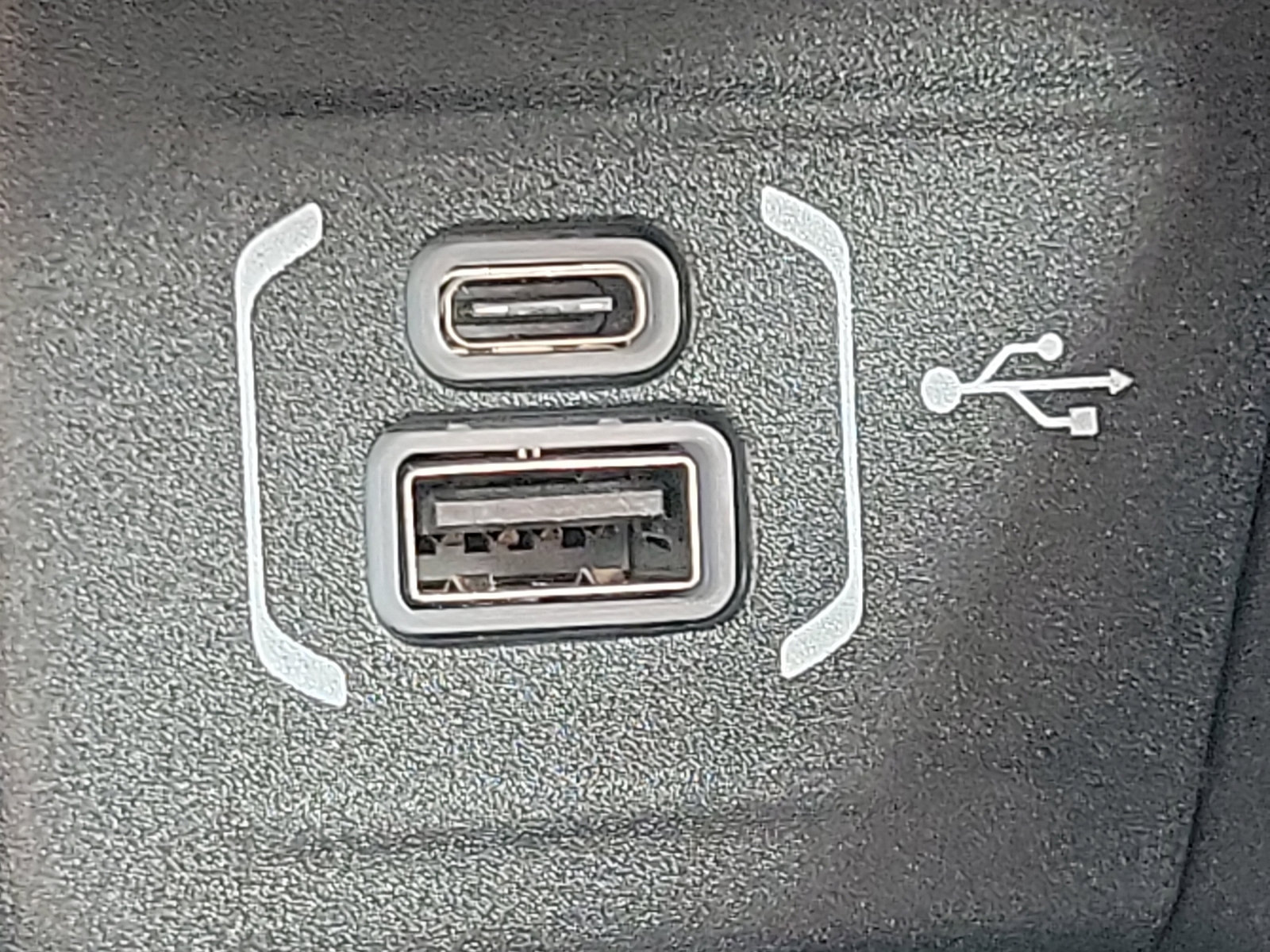 Used 2024 Jeep Compass Latitude w/ Sun and Sound Group image 16