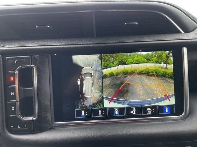 Used 2024 GMC Yukon XL Denali image 30