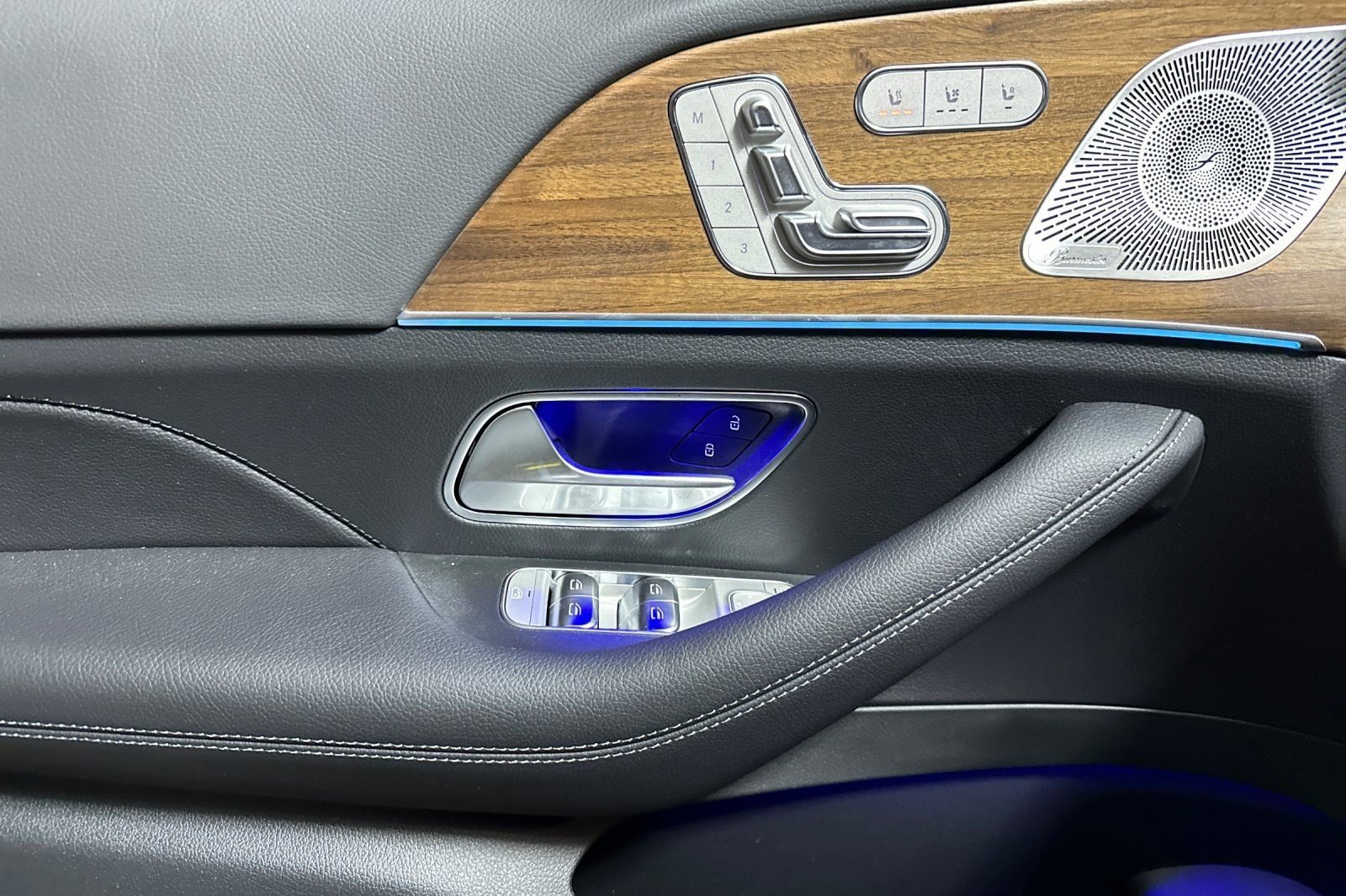 New 2025 Mercedes-Benz GLS 450 4MATIC image 14