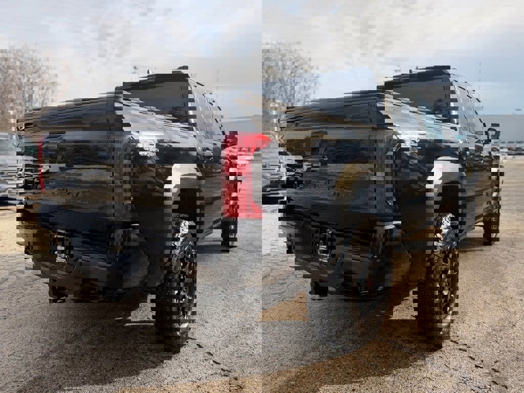 Used 2024 Toyota Tacoma TRD Off-Road image 5