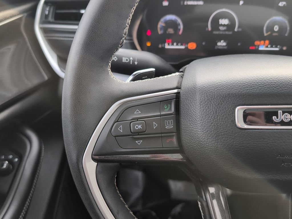 Used 2023 Jeep Grand Cherokee Altitude image 25