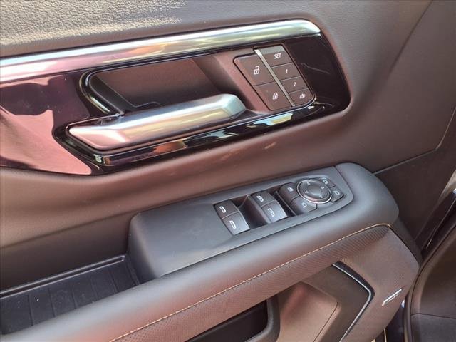 New 2025 Chevrolet Suburban Premier image 8