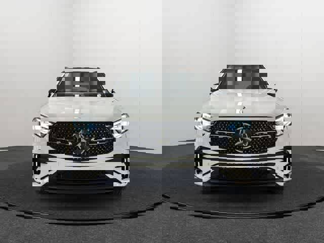 Used 2026 Mercedes-Benz GLC 300 4MATIC image 2