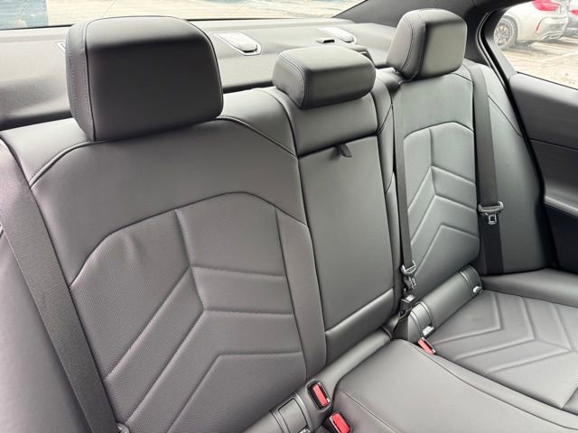 Used 2024 BMW 540i xDrive w/ Premium Package image 29