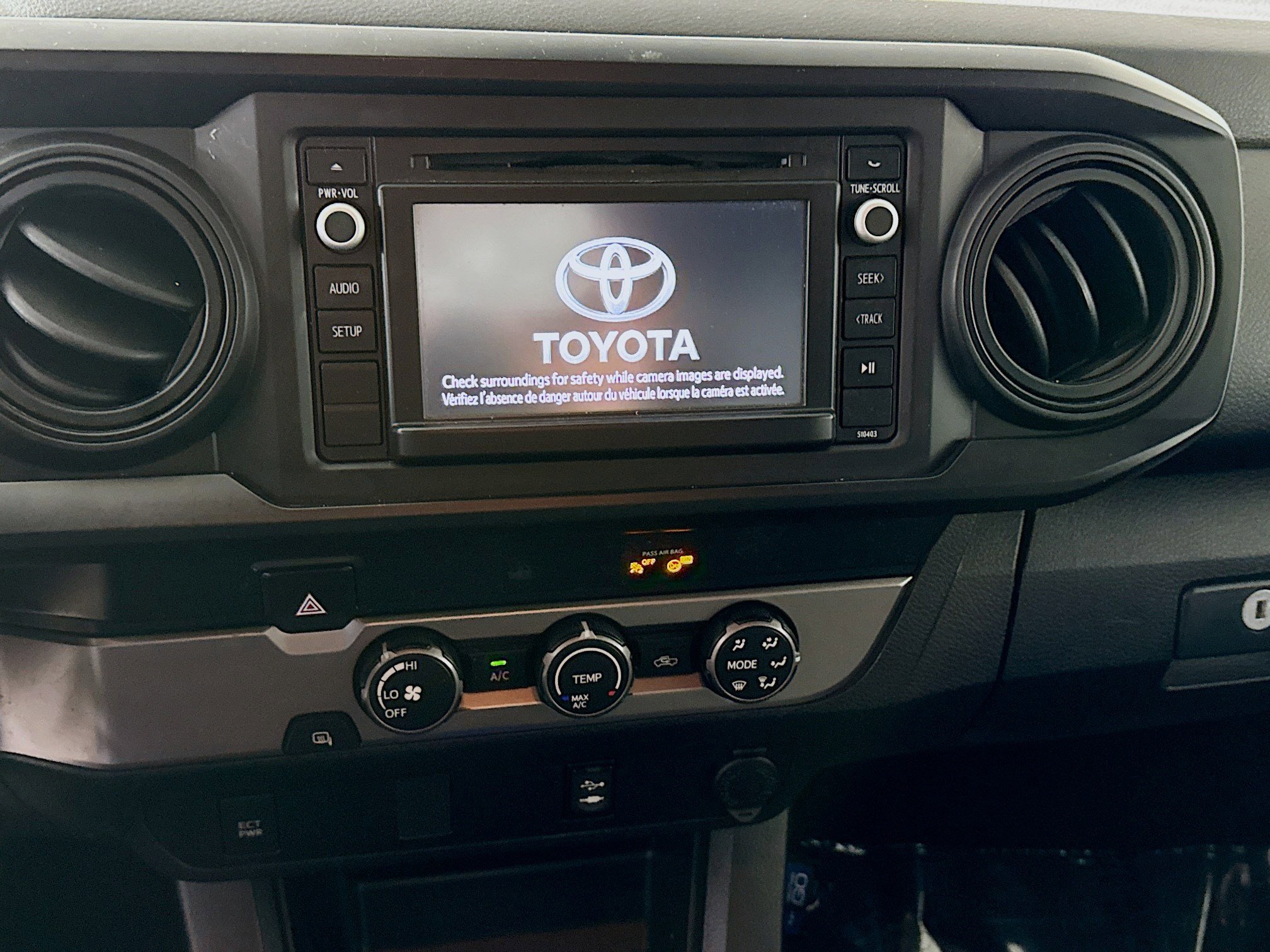 Used 2019 Toyota Tacoma SR image 18