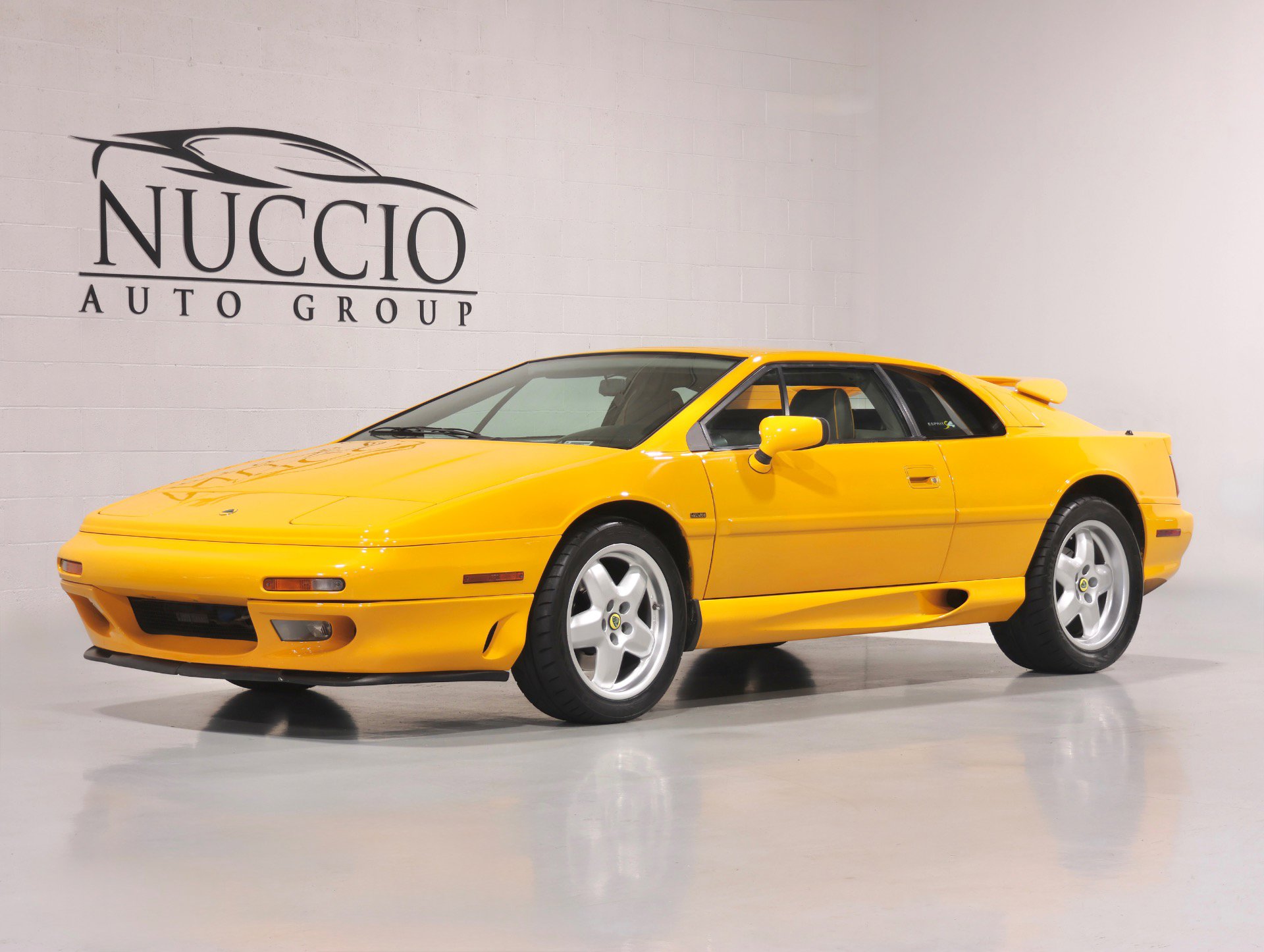 Used 1994 Lotus Esprit S4 image 1