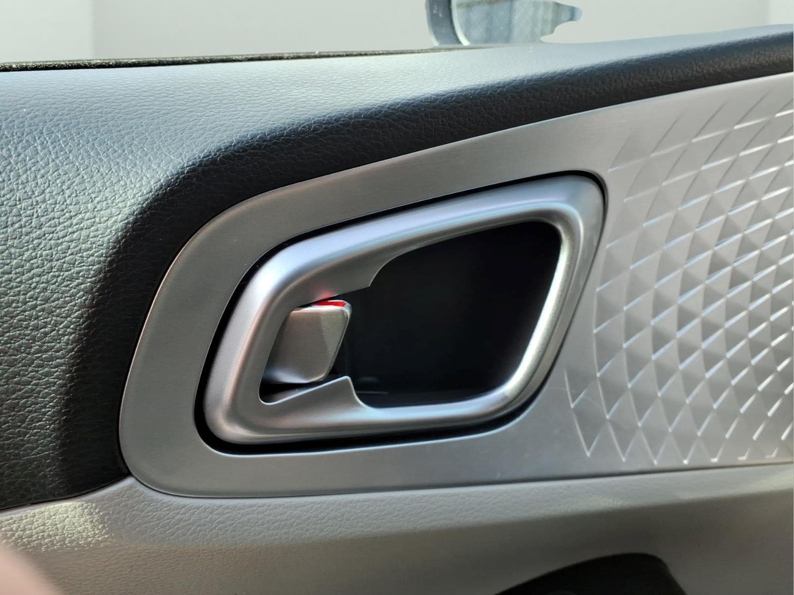 Used 2025 Kia Soul LX w/ LX Technology Package FWD image 19