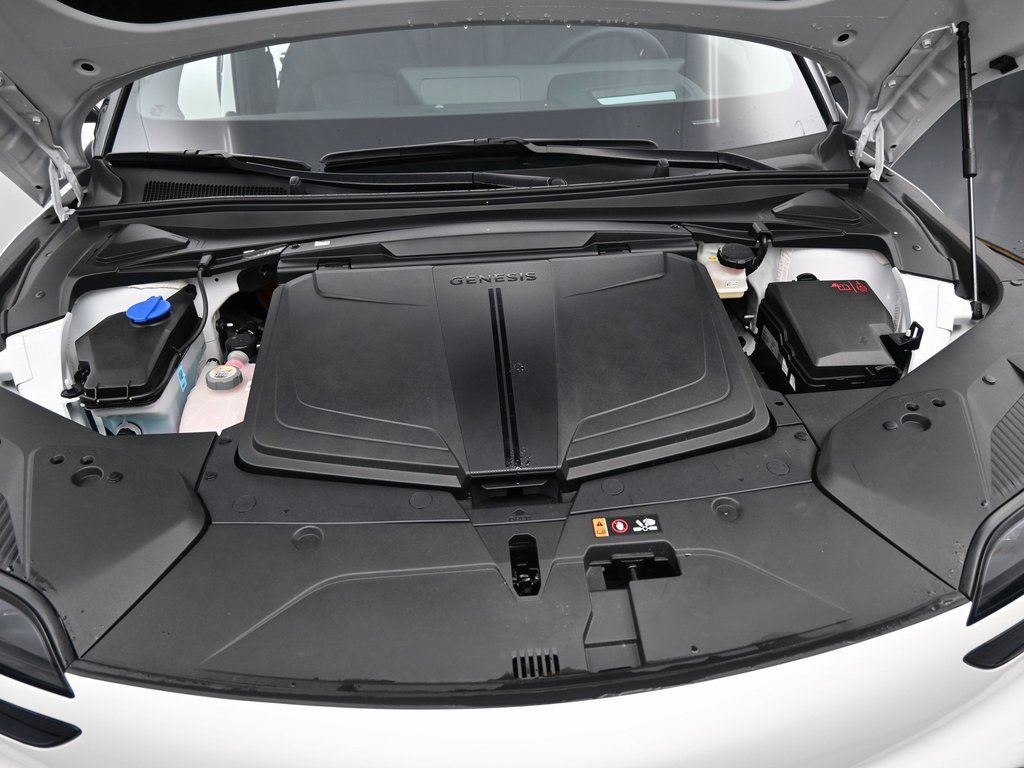 Used 2025 Genesis GV60 RWD image 39