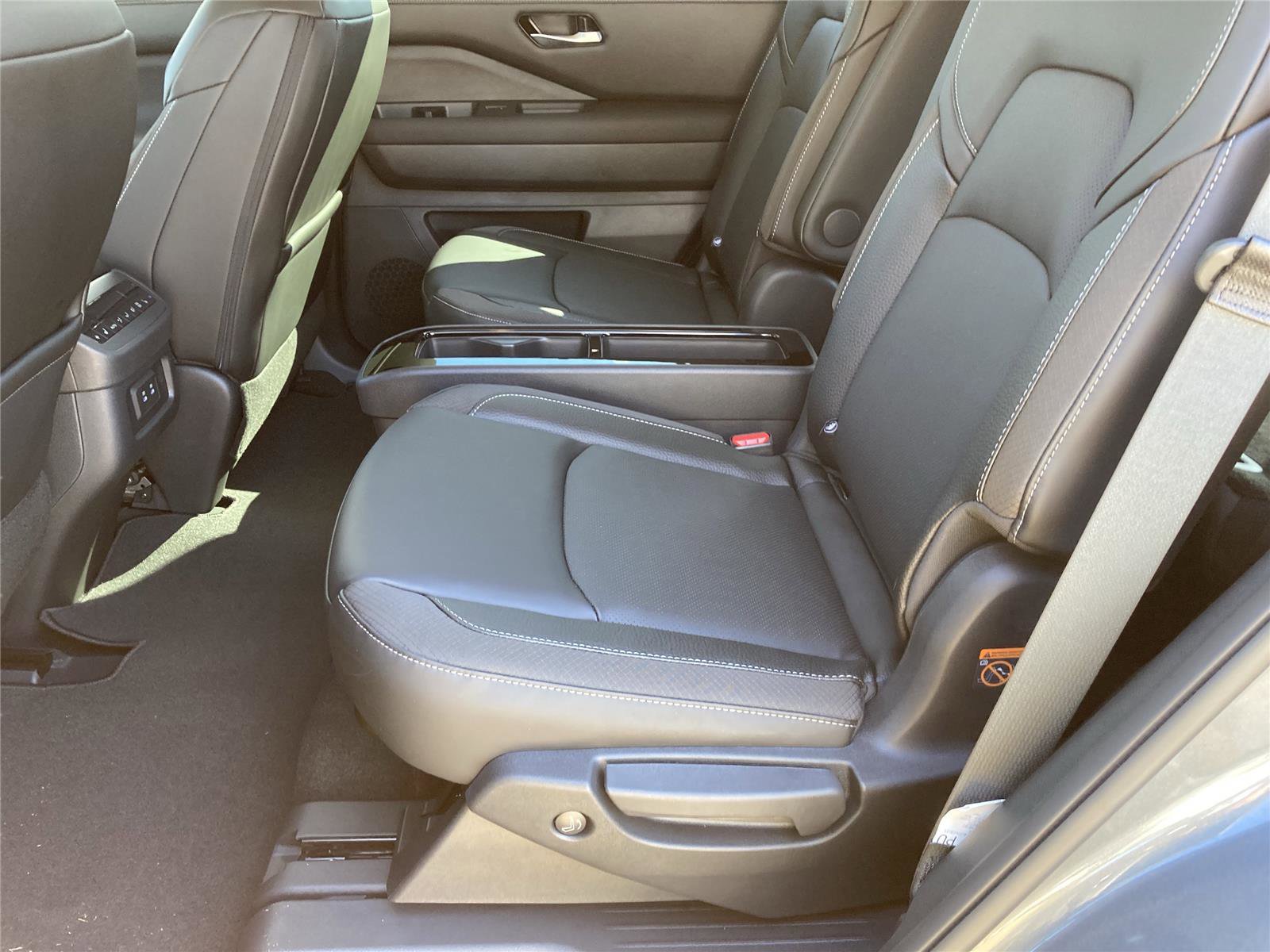 New 2026 Nissan Pathfinder SL w/ SL Premium Package image 28