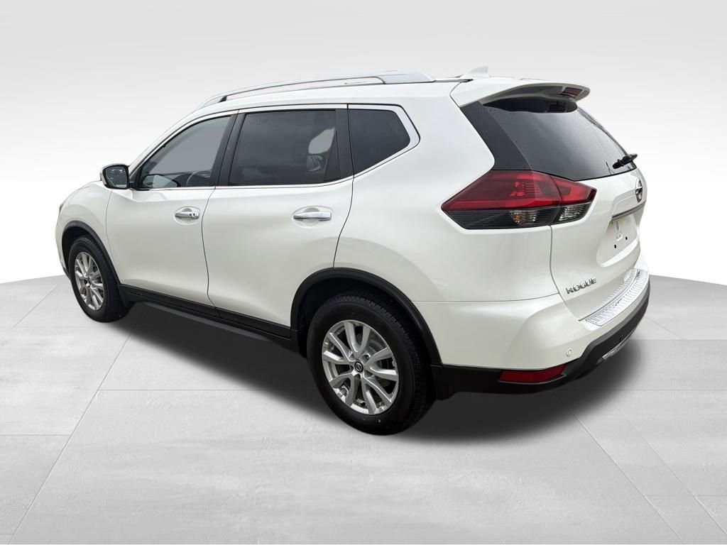Used 2019 Nissan Rogue SV image 3