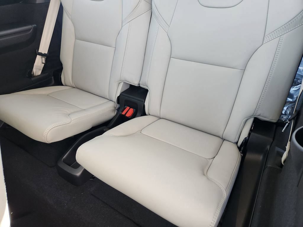New 2026 Volvo XC90 T8 Ultra w/ Protection Package Premier AWD/4WD image 19