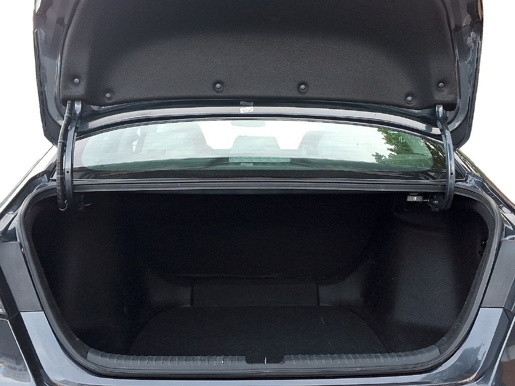 Used 2023 Honda Accord LX image 32