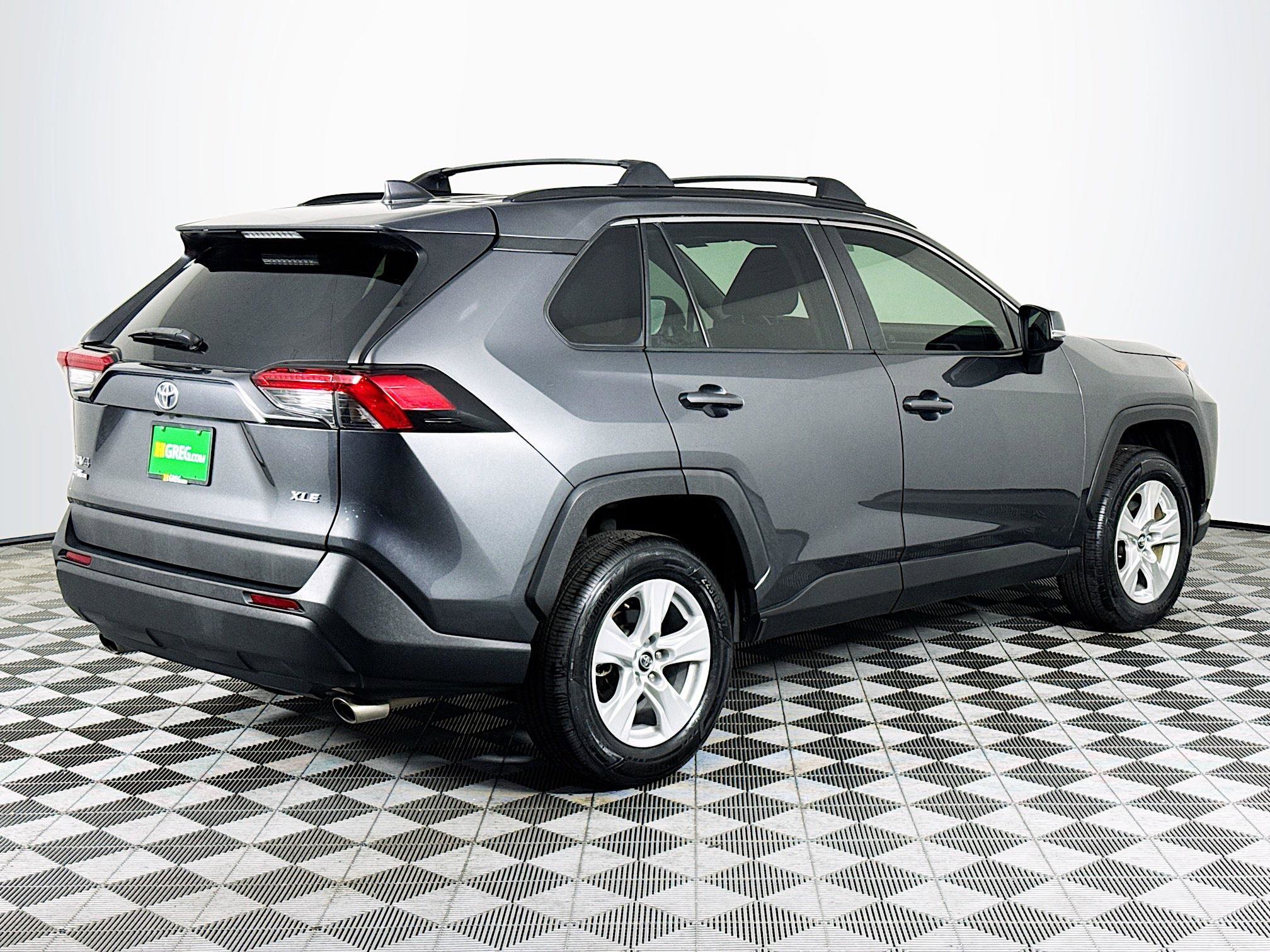 Used 2021 Toyota RAV4 XLE FWD image 10