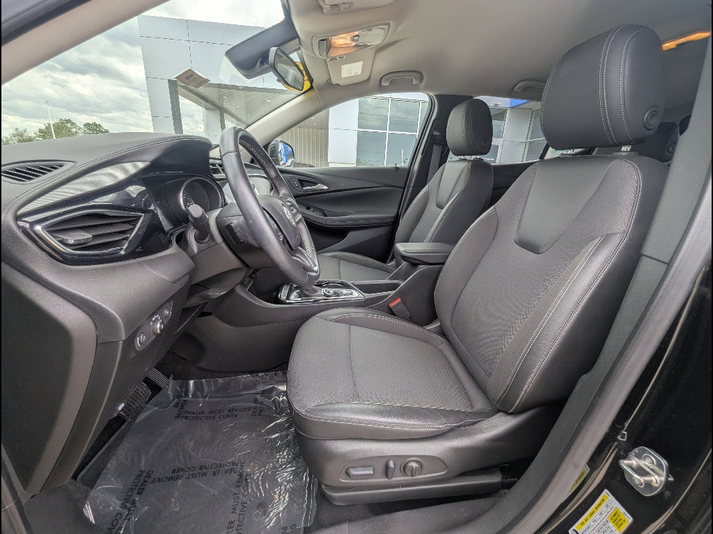 Used 2023 Buick Encore GX Preferred w/ Cold Weather Comfort Package FWD image 18
