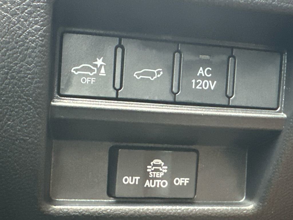 Used 2024 Lexus GX 550 w/ Accessory Package (Z1) image 32