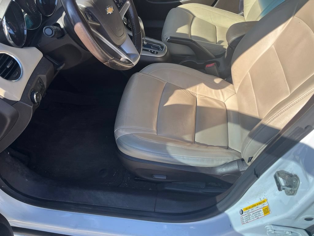Used 2014 Chevrolet Cruze Diesel FWD image 3