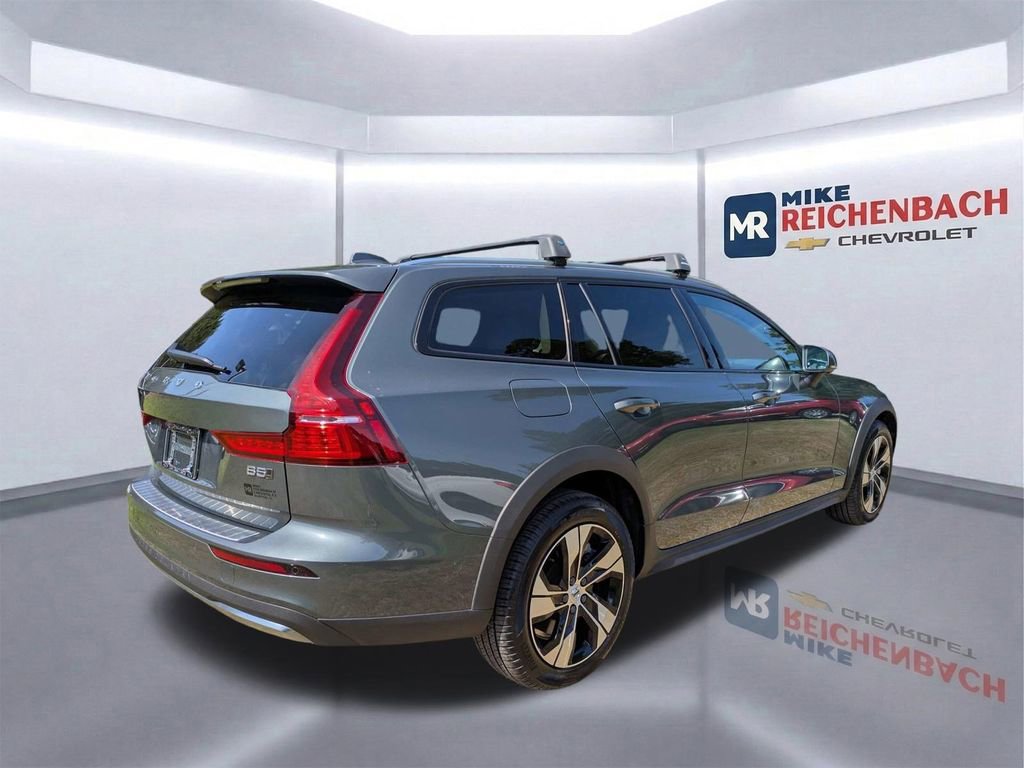Used 2026 Volvo V60 B5 Cross Country Plus w/ Protection Package Premier AWD/4WD image 4