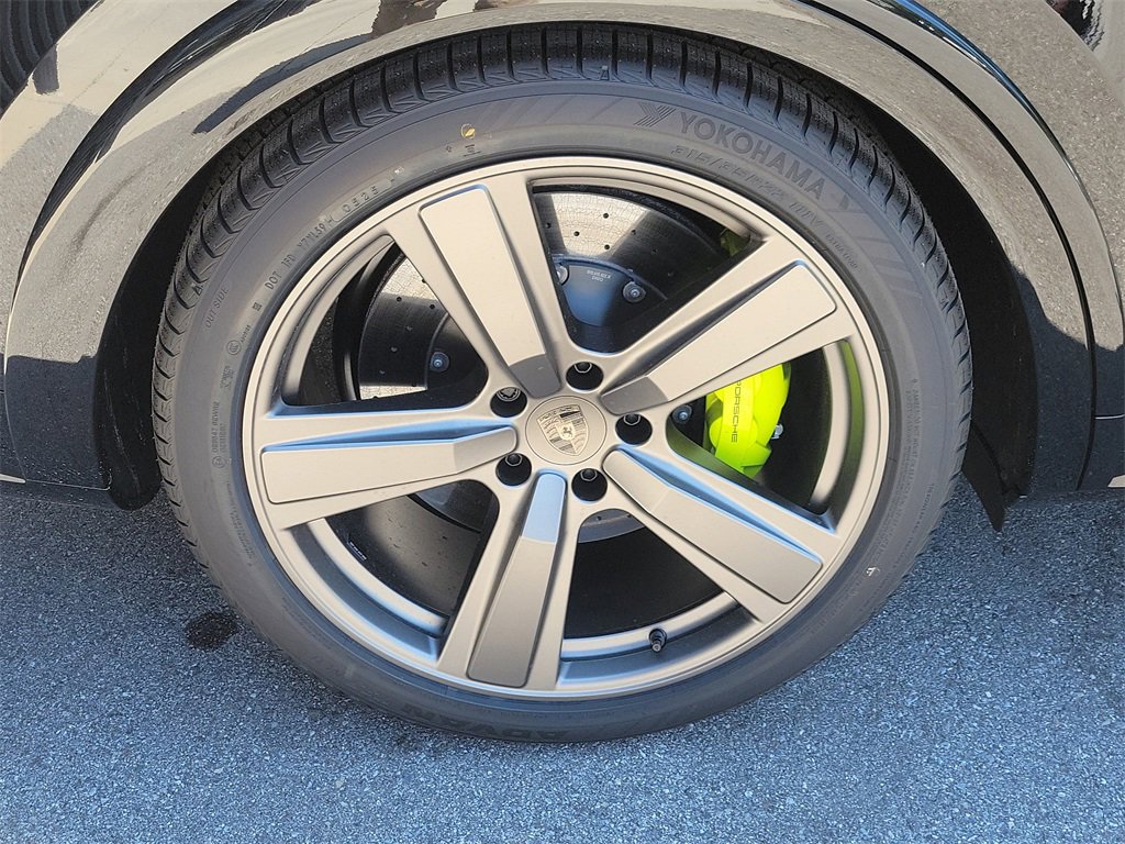 New 2026 Porsche Cayenne Turbo image 13