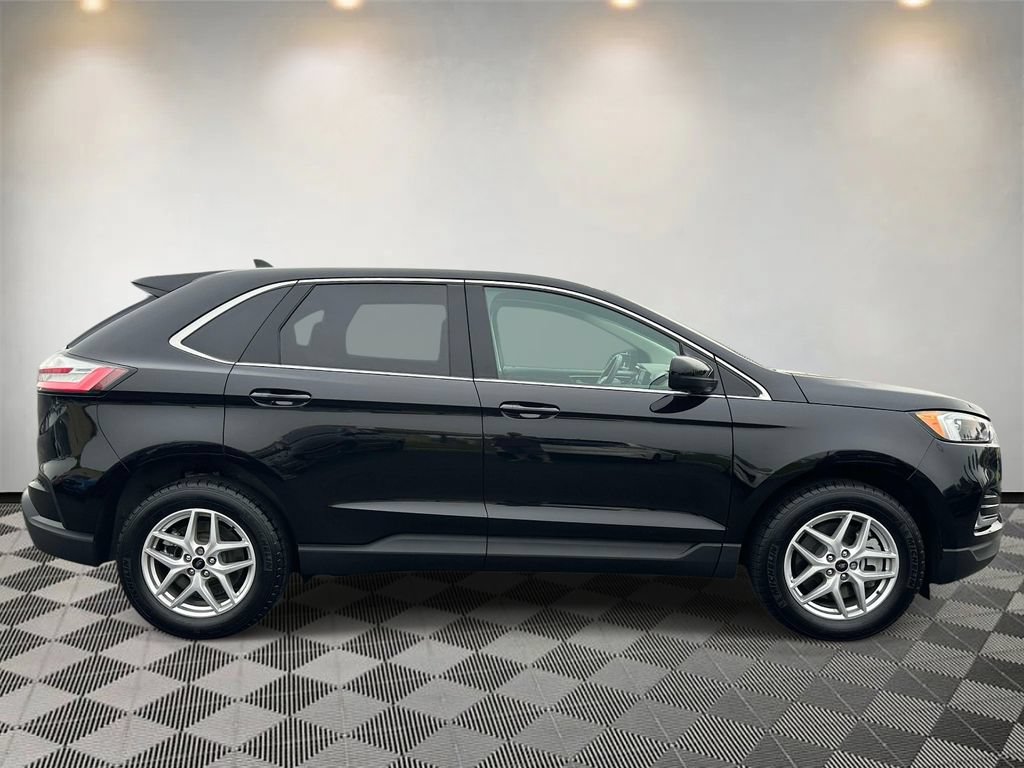 Certified 2024 Ford Edge SEL w/ Convenience Package AWD/4WD image 2
