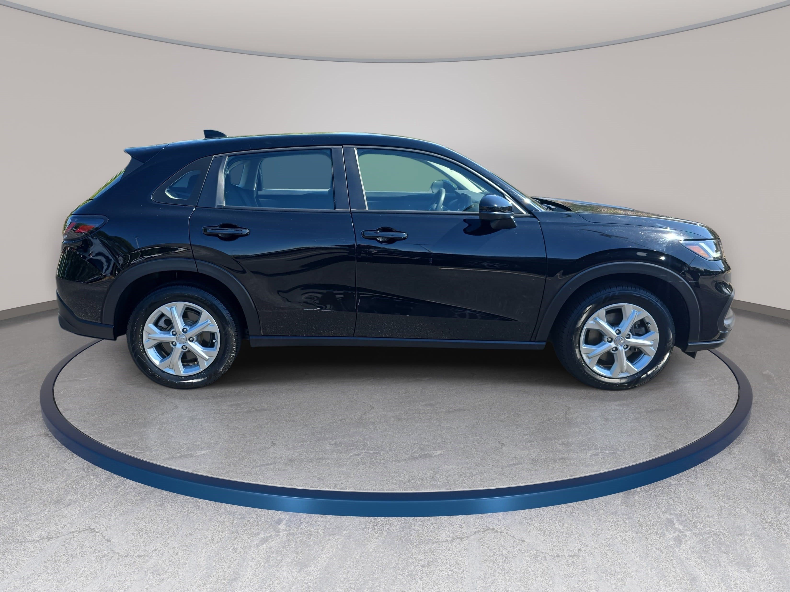 Certified 2024 Honda HR-V LX image 4