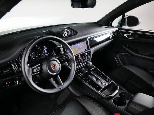 Certified 2026 Porsche Macan AWD/4WD image 20