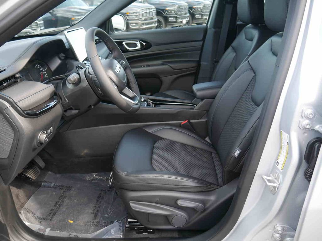 New 2026 Jeep Compass Latitude image 21