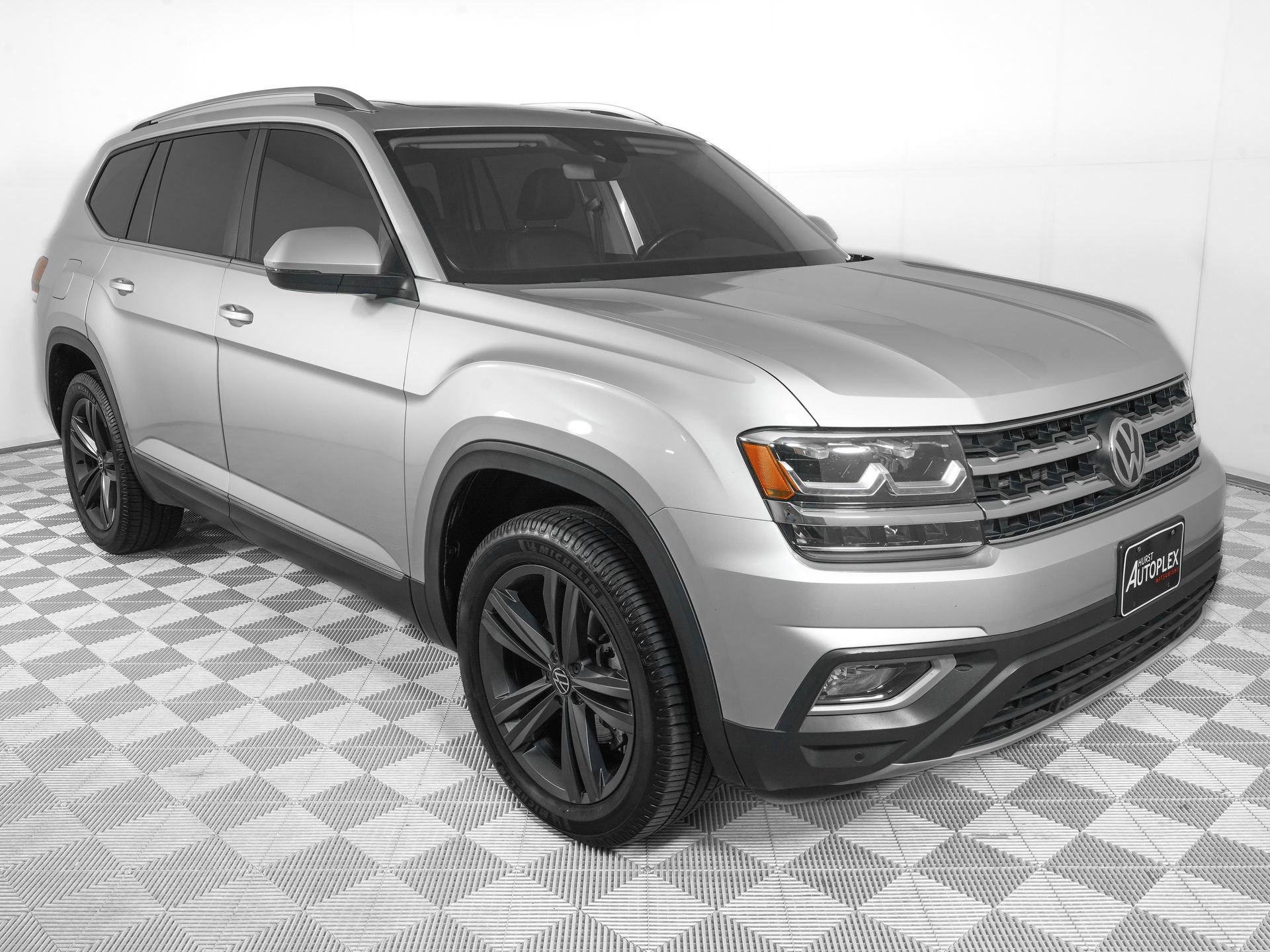 Used 2019 Volkswagen Atlas SEL FWD image 3