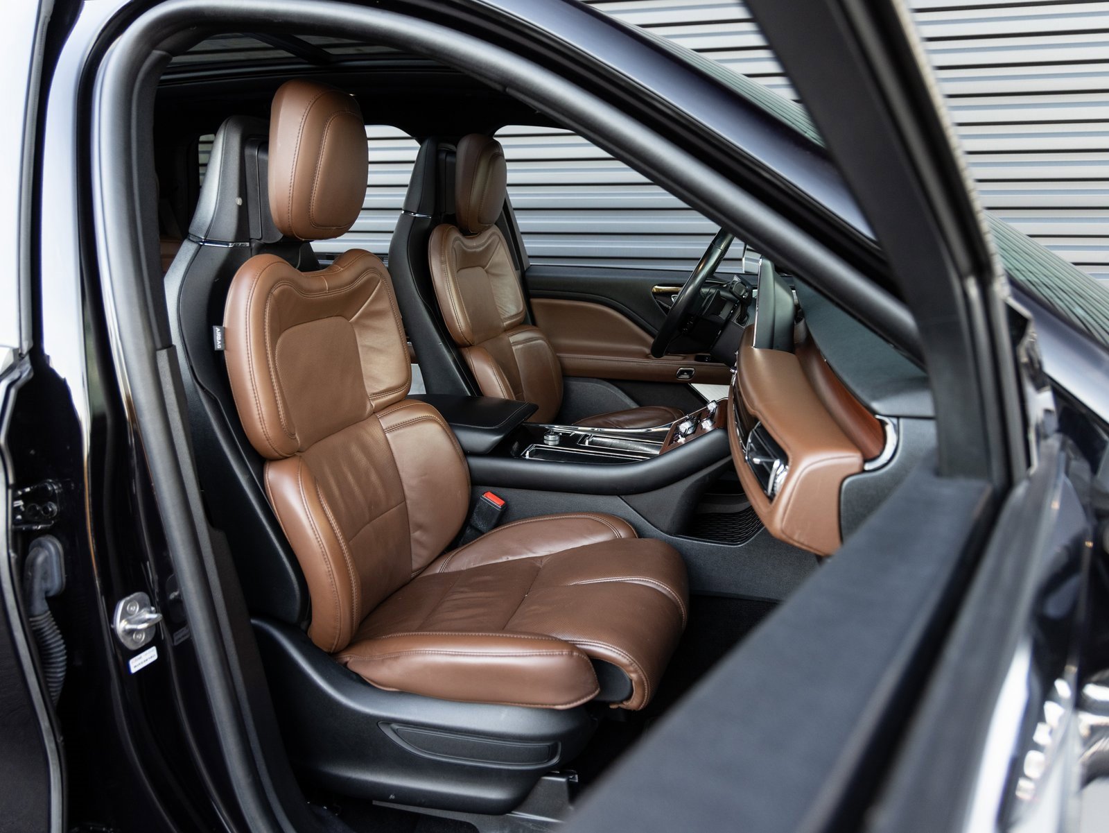 Used 2020 Lincoln Aviator Reserve w/ Equipment Group 202A image 32